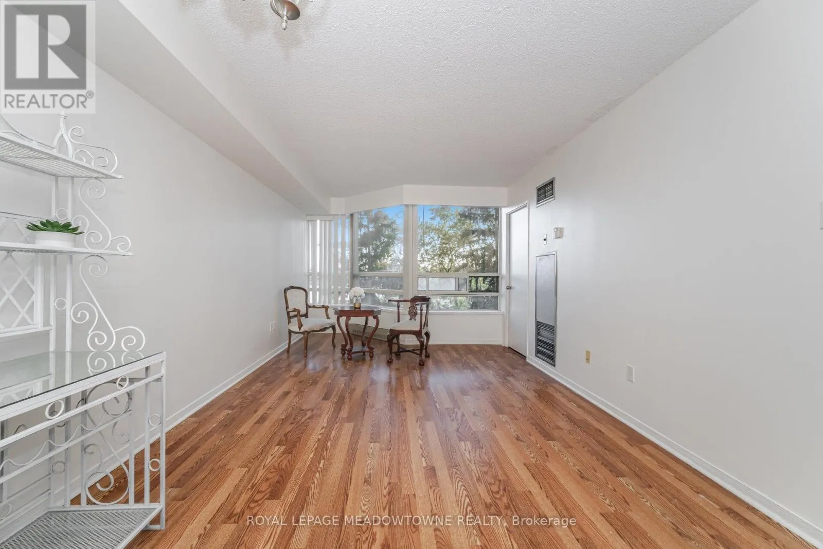 406 - 75 KING STREET E