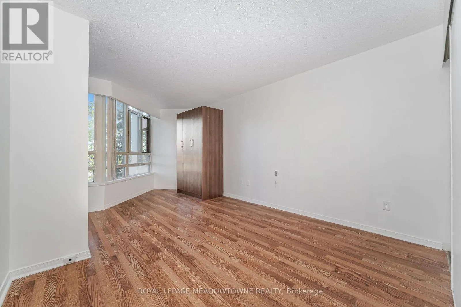 406 - 75 KING STREET E