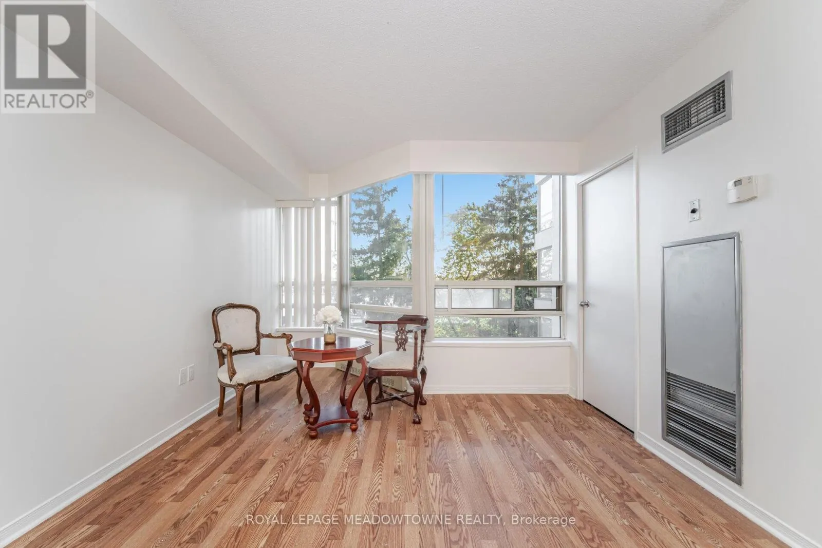 406 - 75 KING STREET E