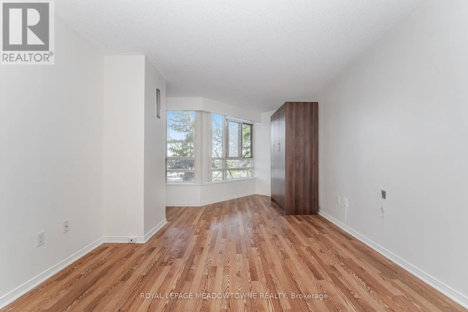 406 - 75 KING STREET E