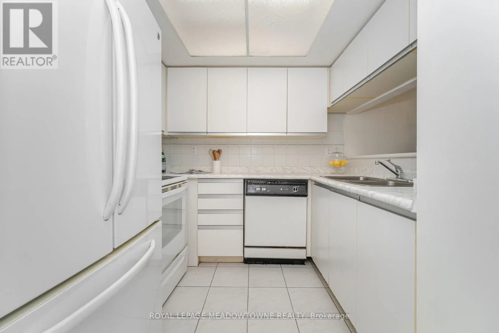 406 - 75 KING STREET E