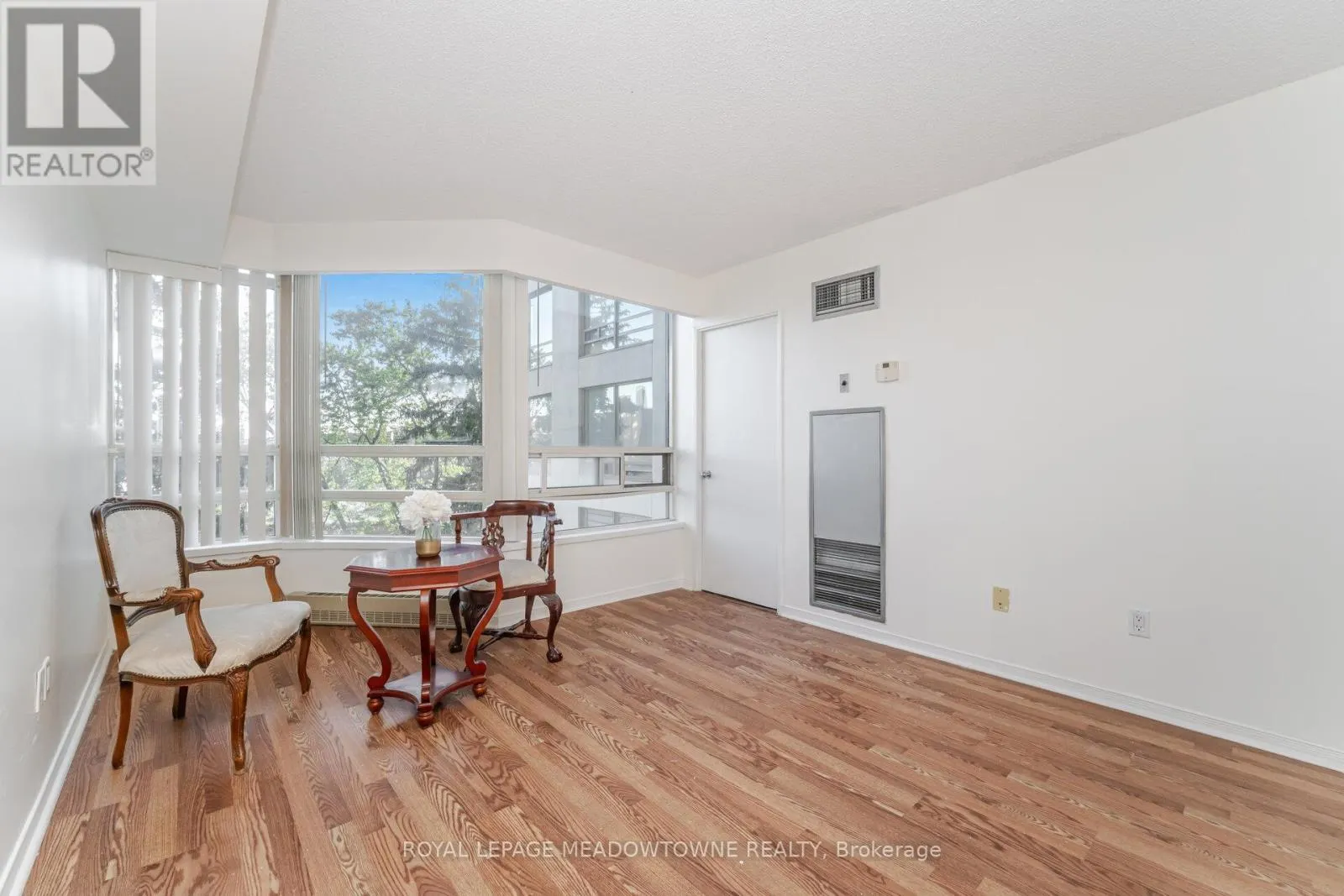 406 - 75 KING STREET E