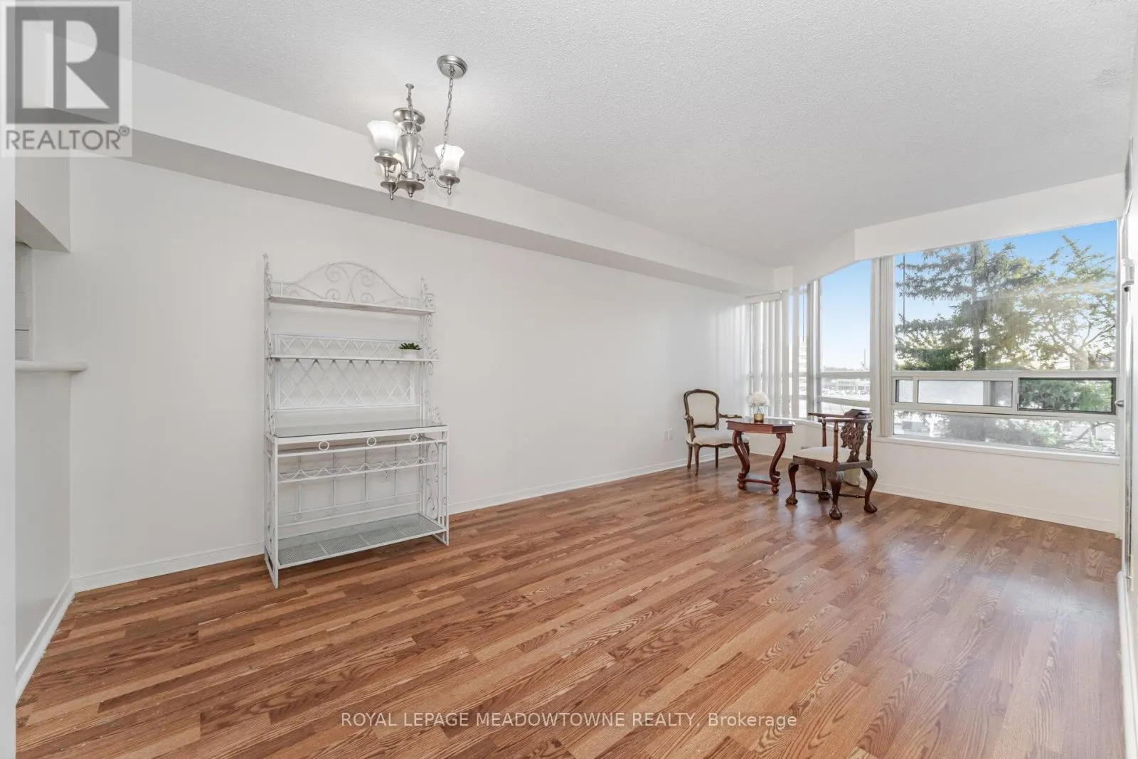 406 - 75 KING STREET E