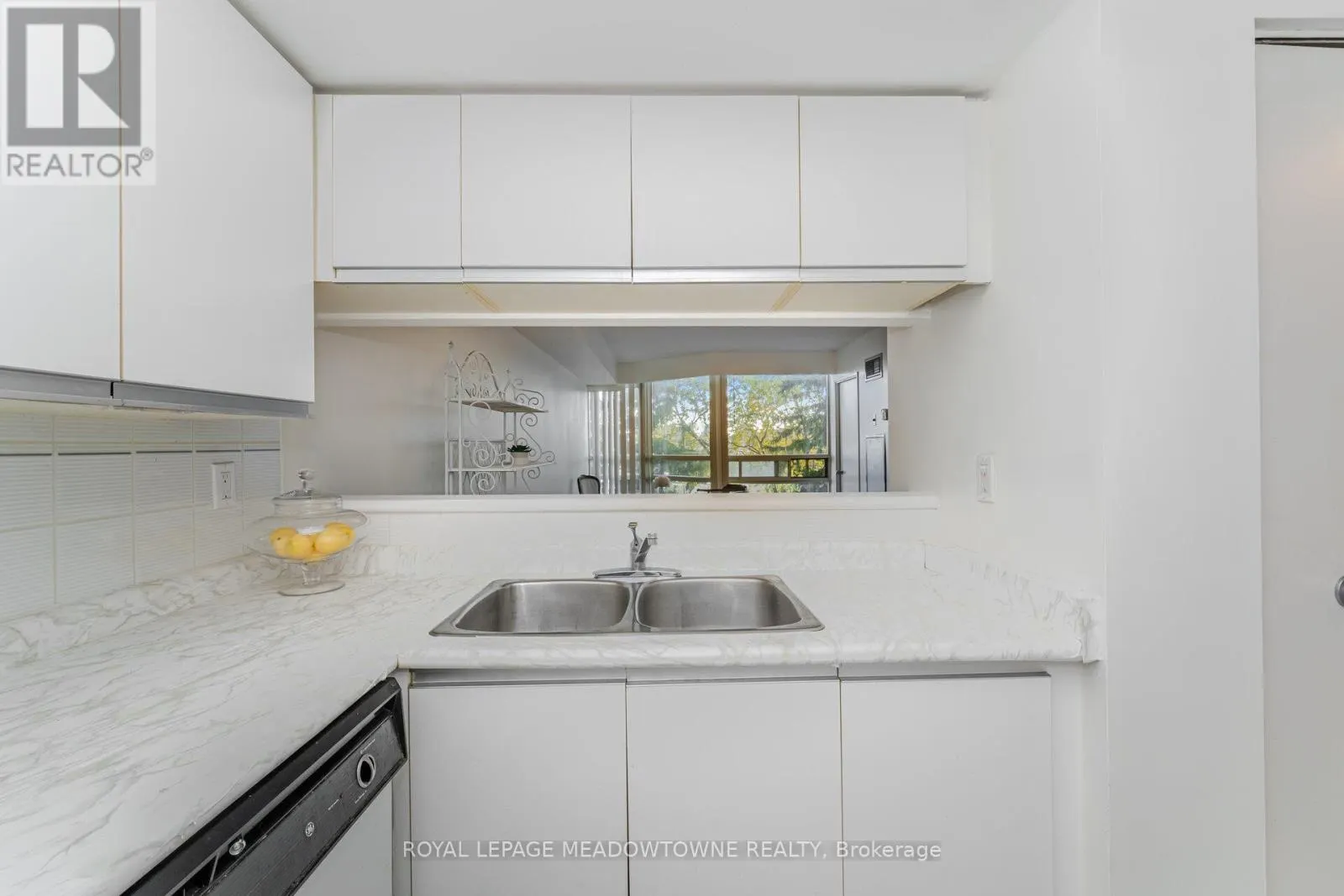 406 - 75 KING STREET E