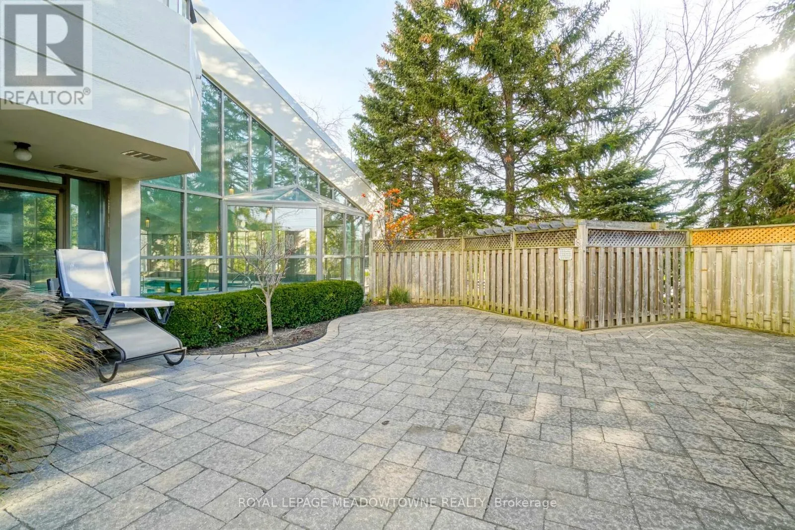 406 - 75 KING STREET E