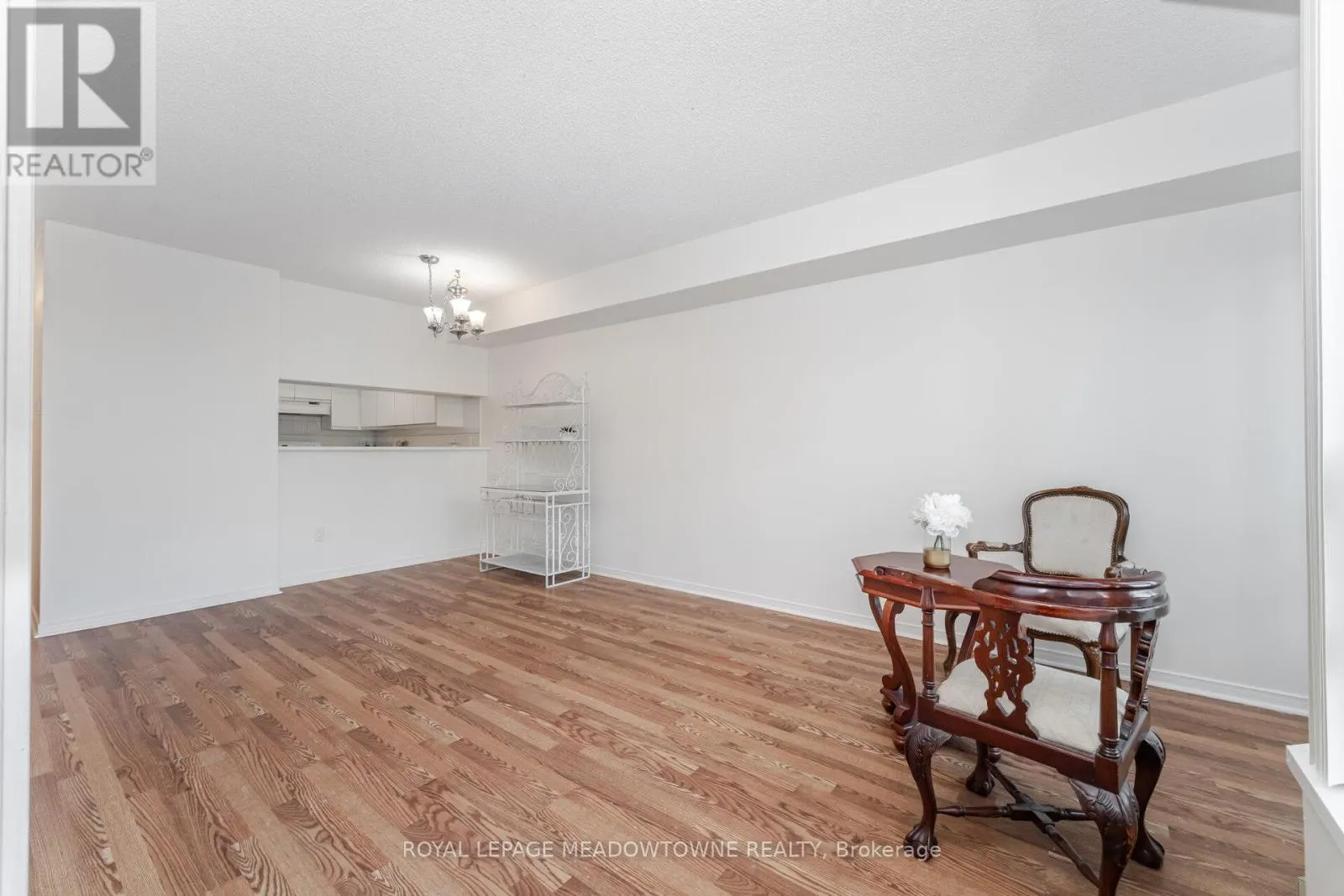 406 - 75 KING STREET E