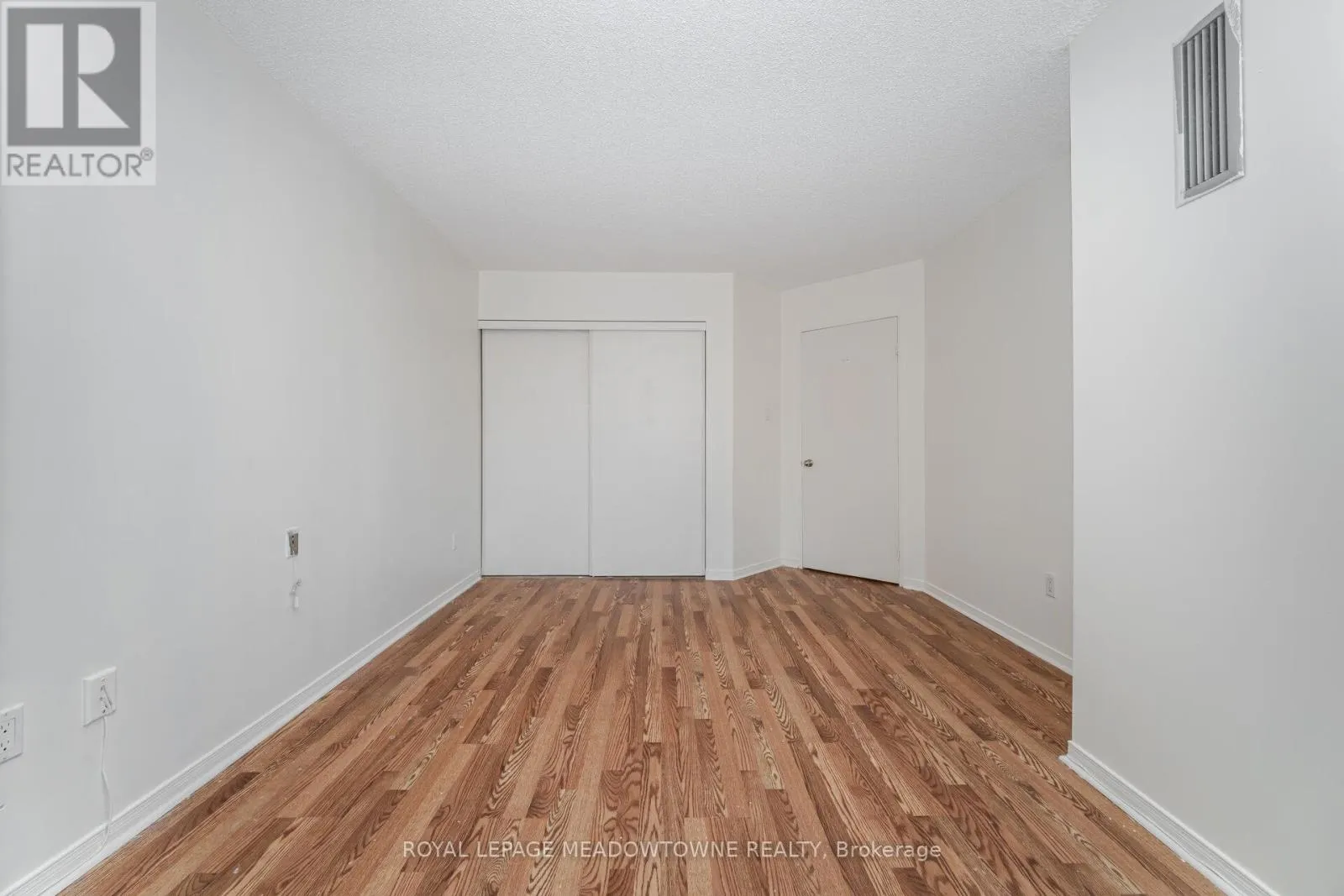 406 - 75 KING STREET E