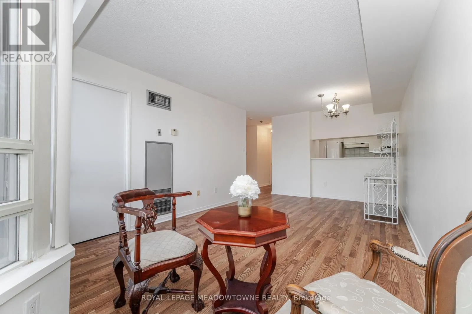 406 - 75 KING STREET E