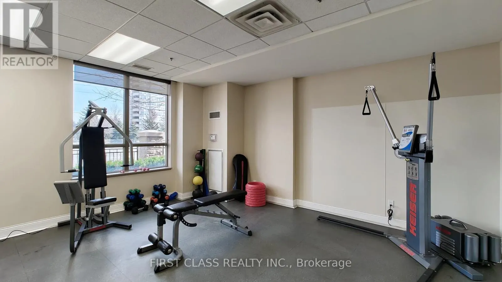 1201 - 810 SCOLLARD COURT