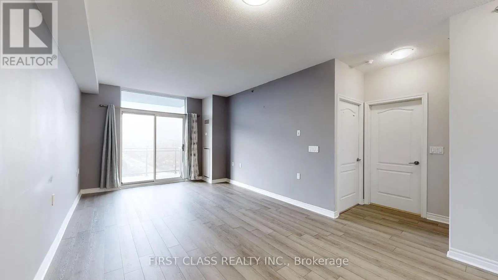 1201 - 810 SCOLLARD COURT