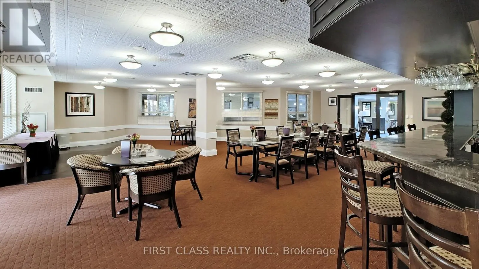 1201 - 810 SCOLLARD COURT