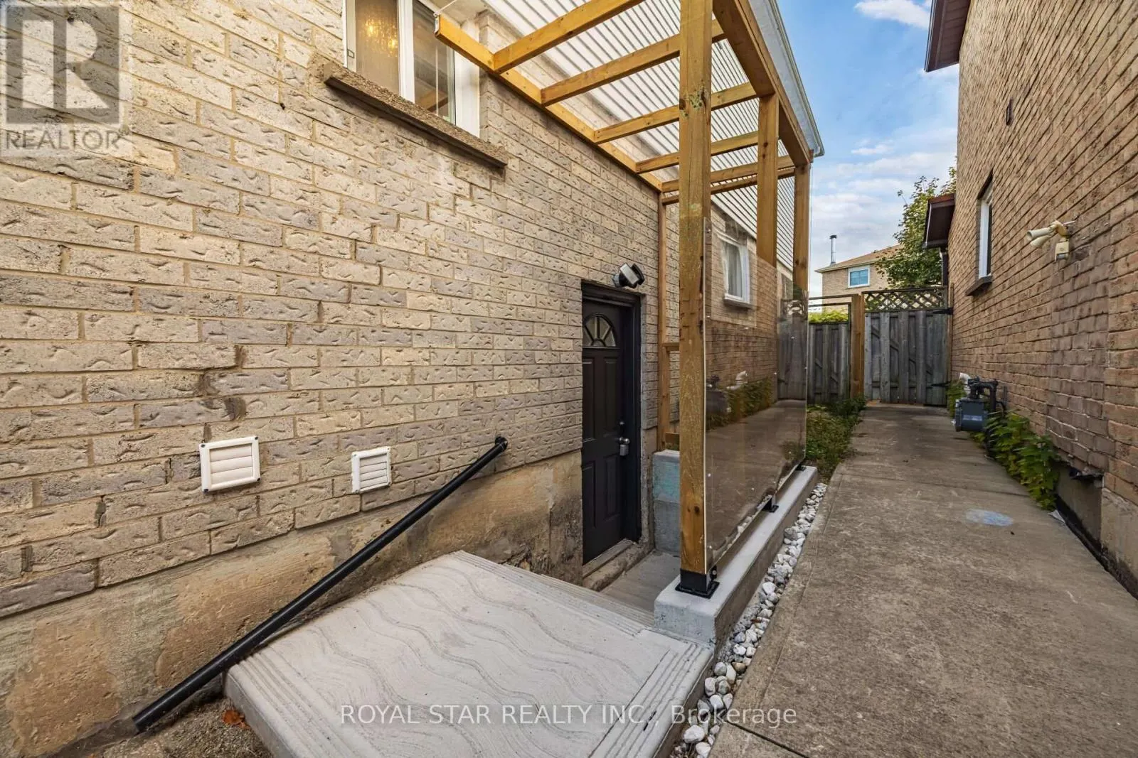 137 ECCLESTONE DRIVE