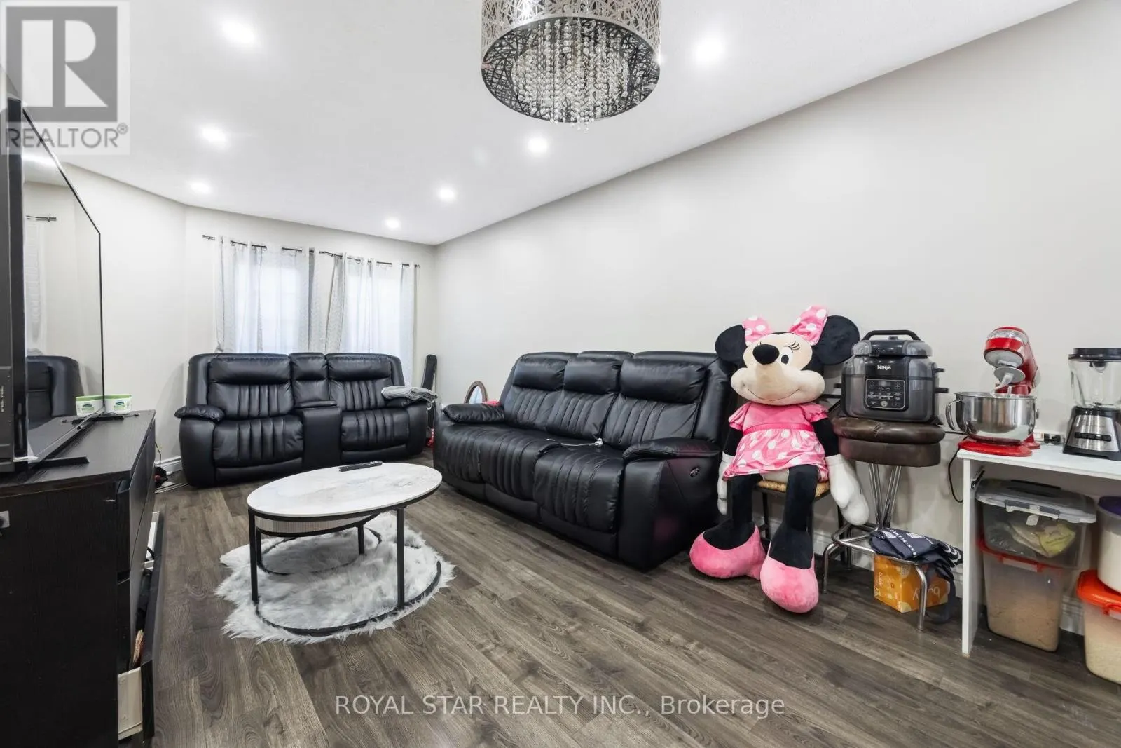 137 ECCLESTONE DRIVE