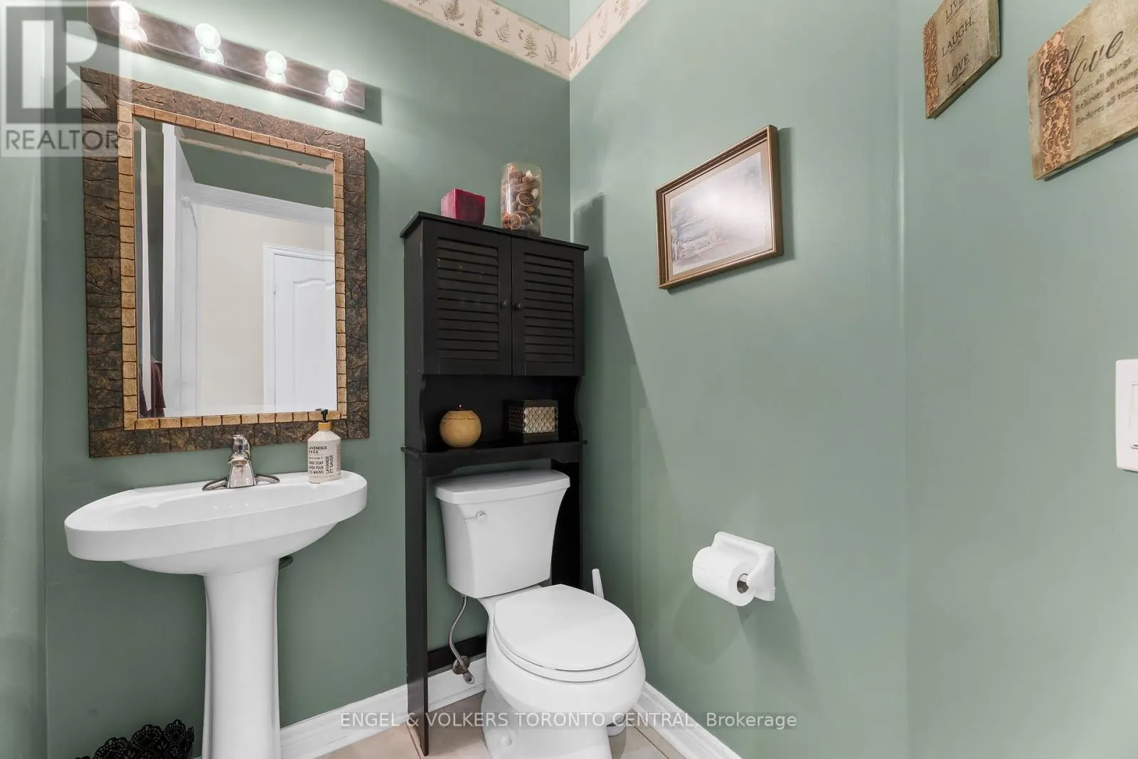 1510 SAMUELSON CIRCLE