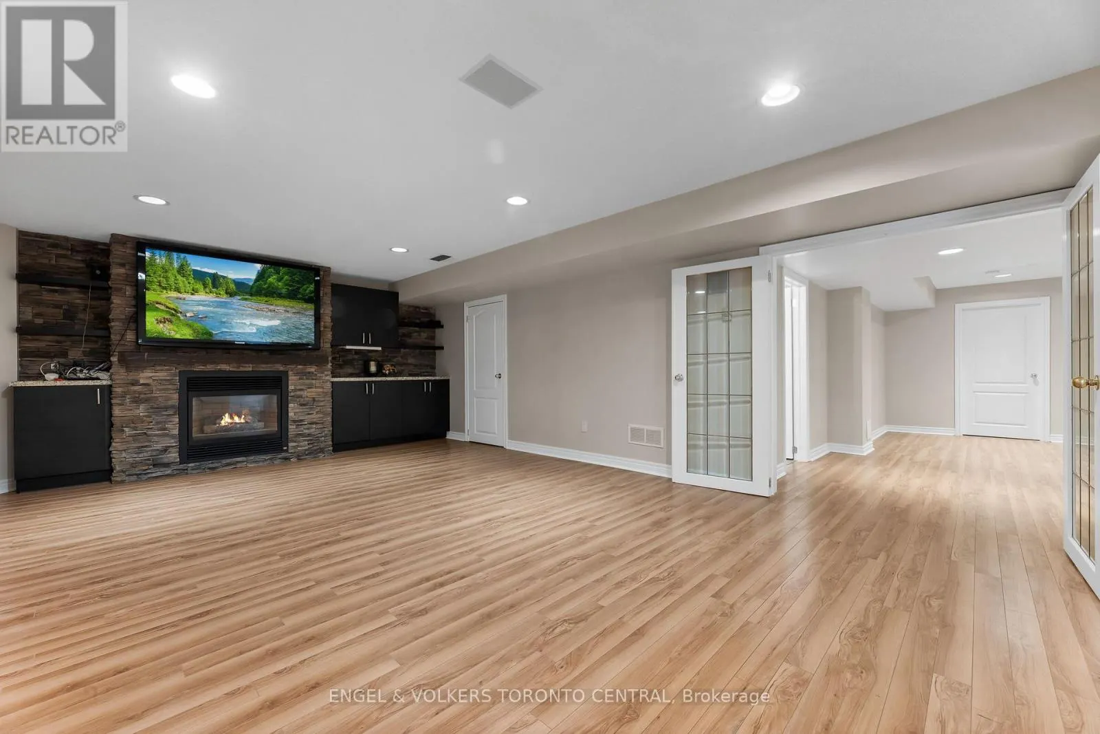 1510 SAMUELSON CIRCLE