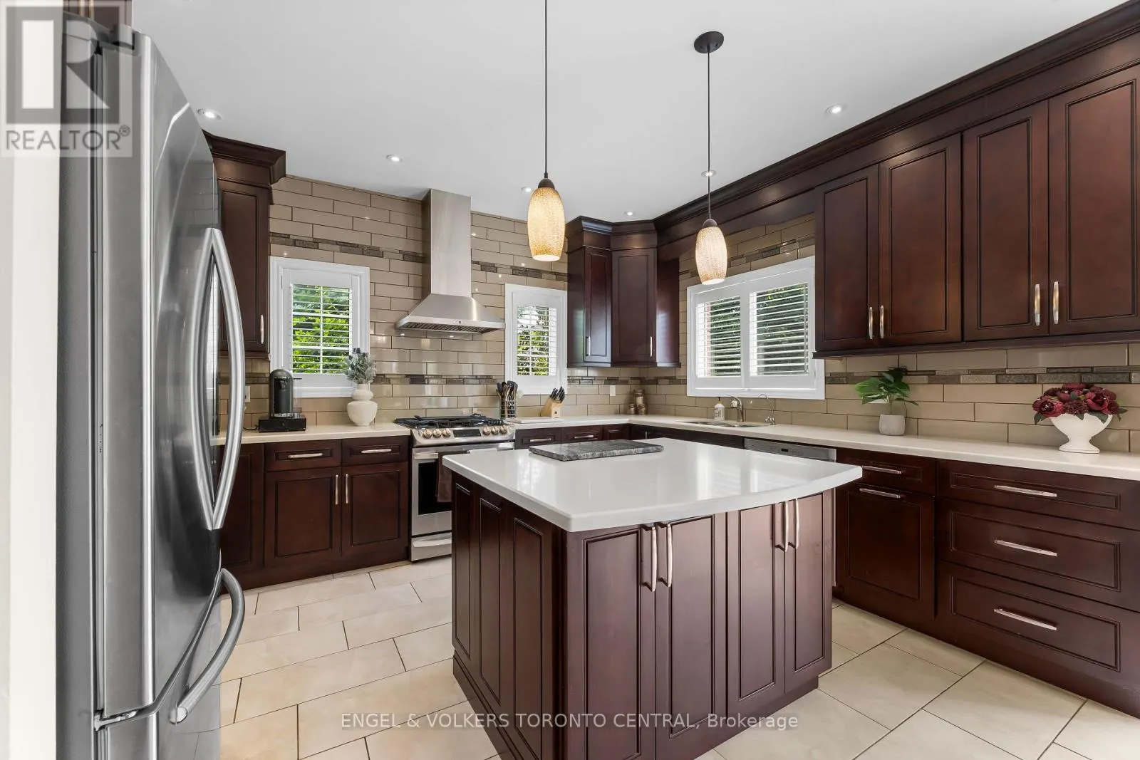 1510 SAMUELSON CIRCLE