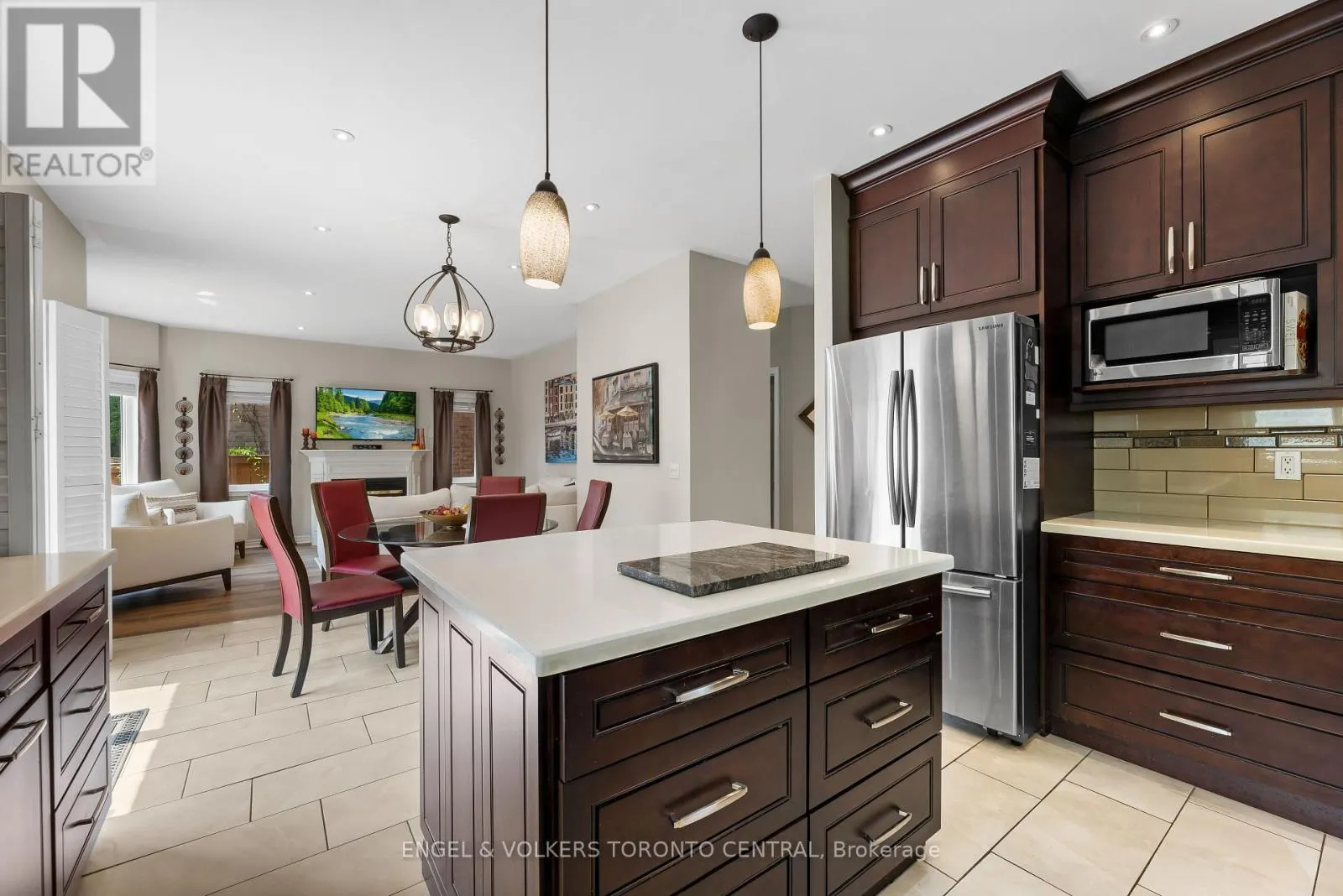 1510 SAMUELSON CIRCLE