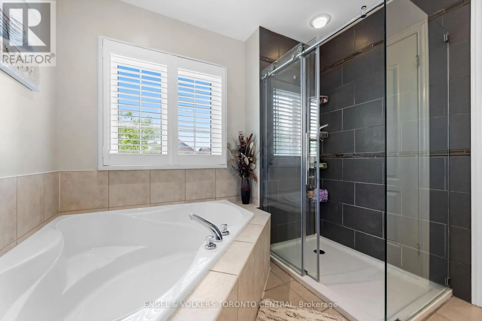 1510 SAMUELSON CIRCLE