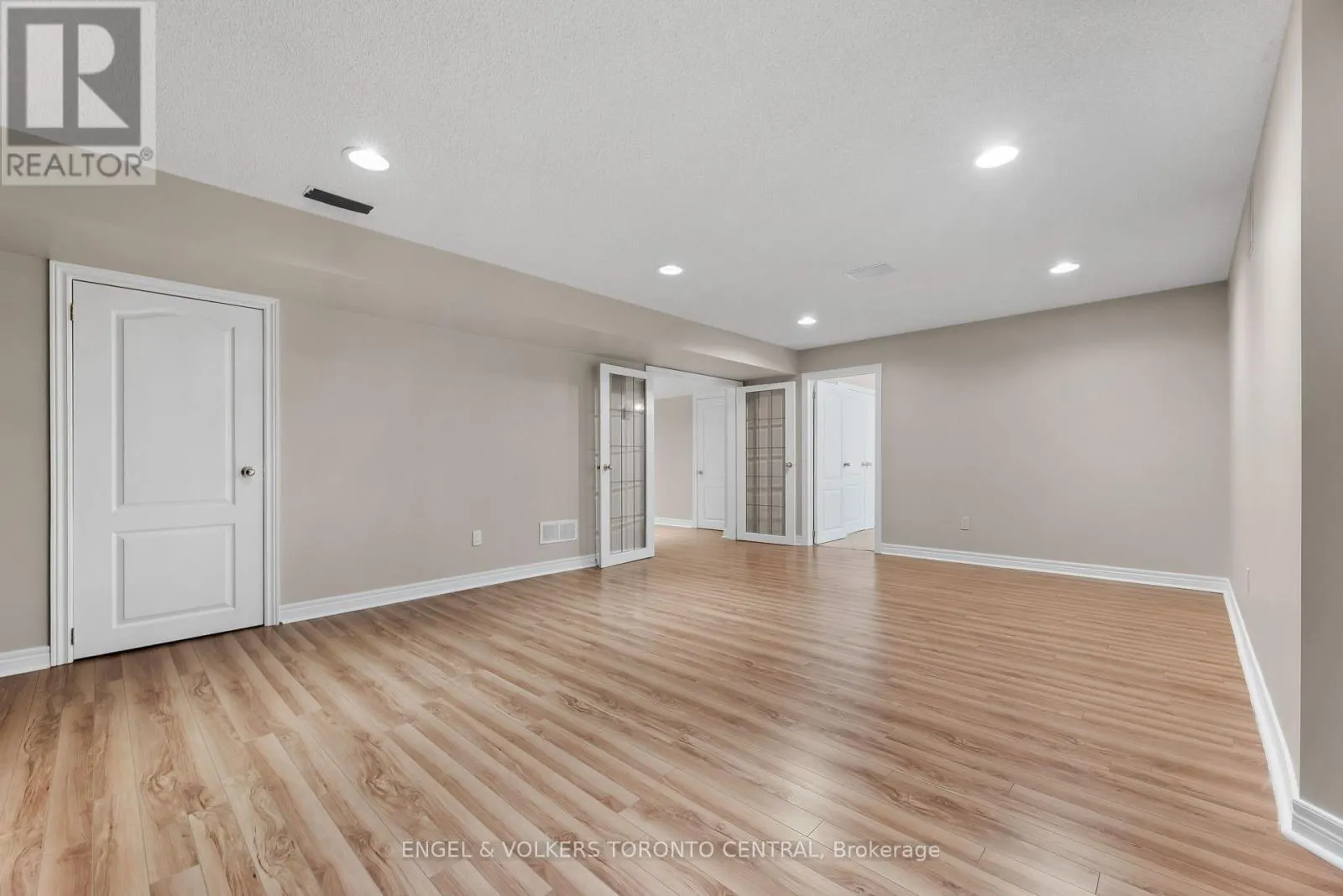 1510 SAMUELSON CIRCLE