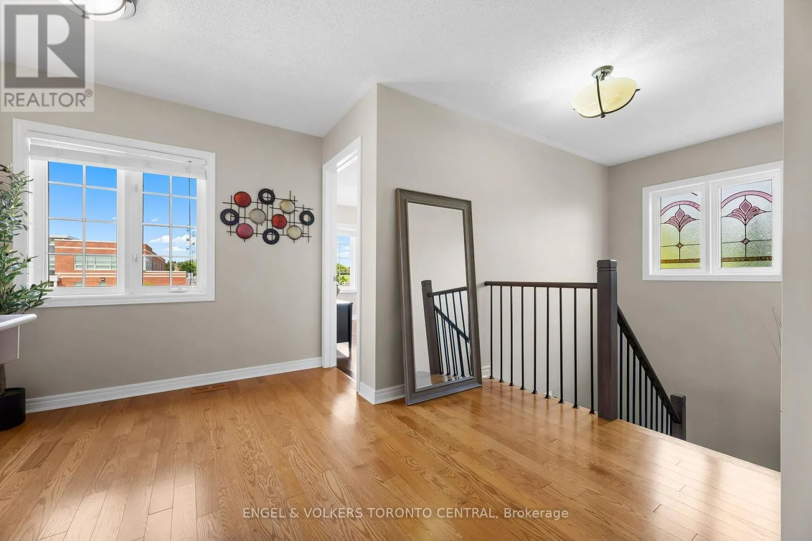 1510 SAMUELSON CIRCLE