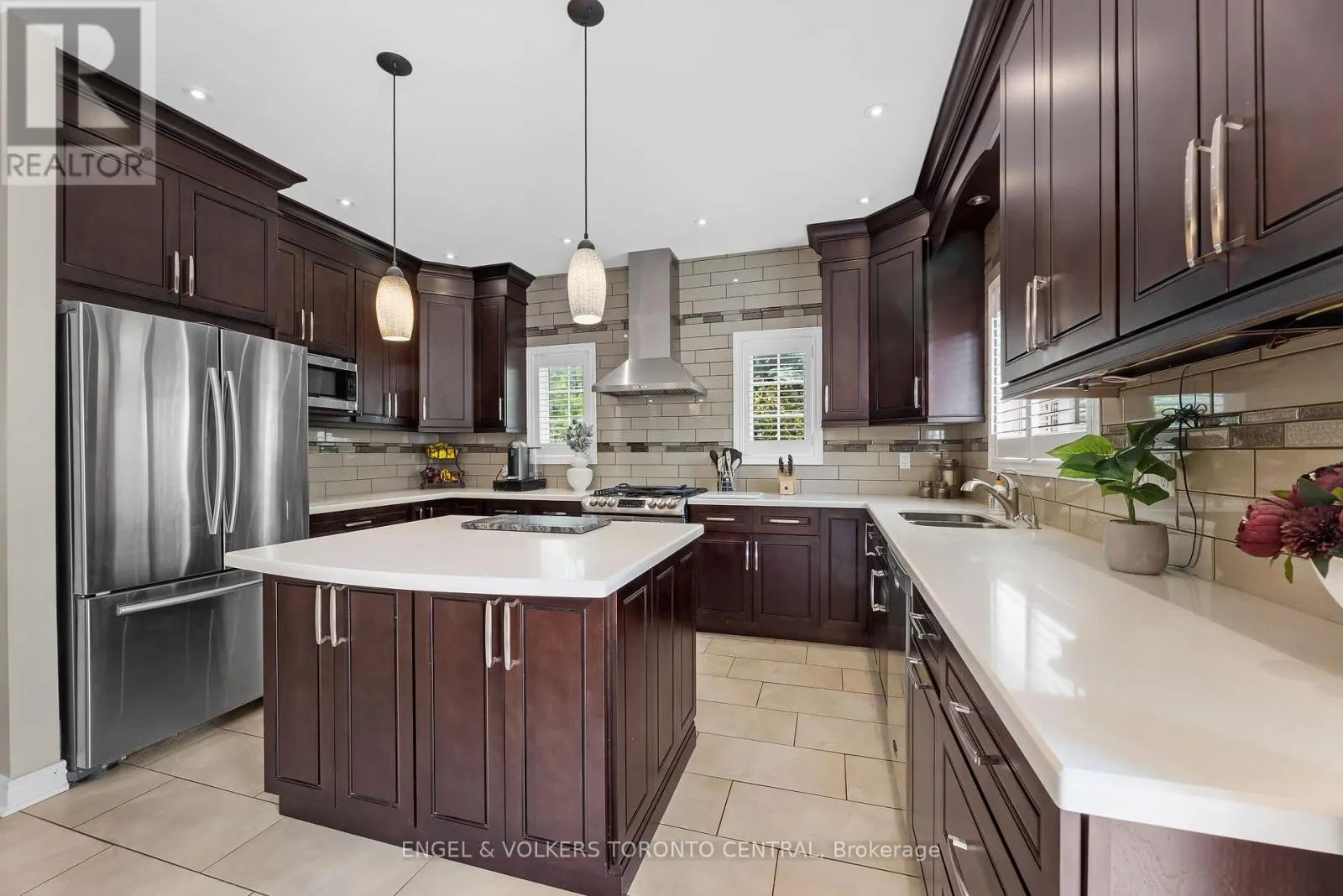 1510 SAMUELSON CIRCLE