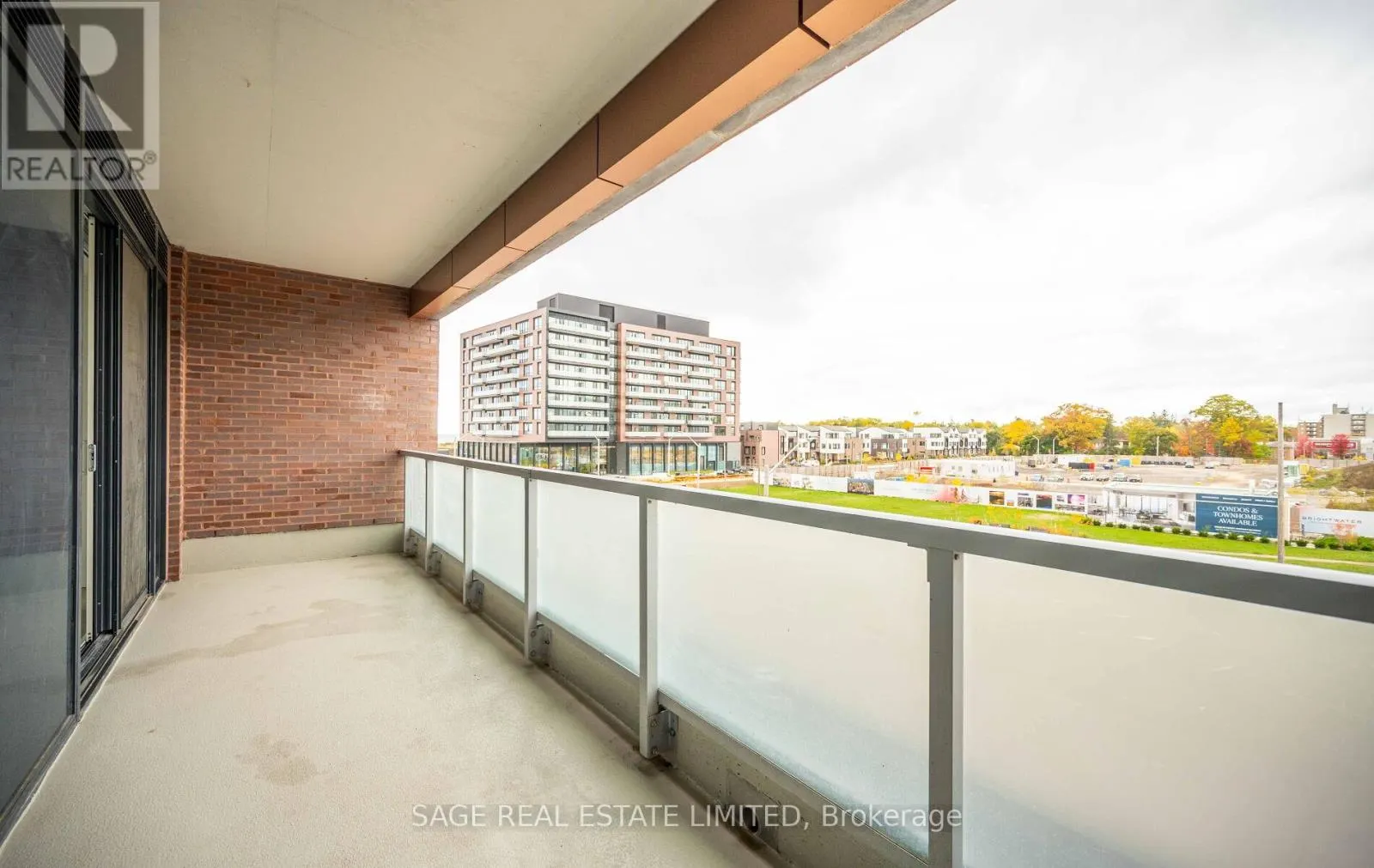 330 - 215 LAKESHORE ROAD W