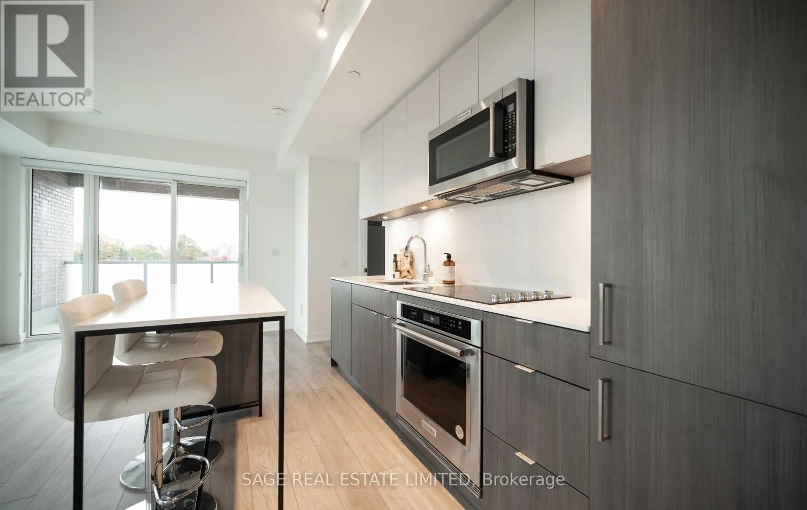 330 - 215 LAKESHORE ROAD W