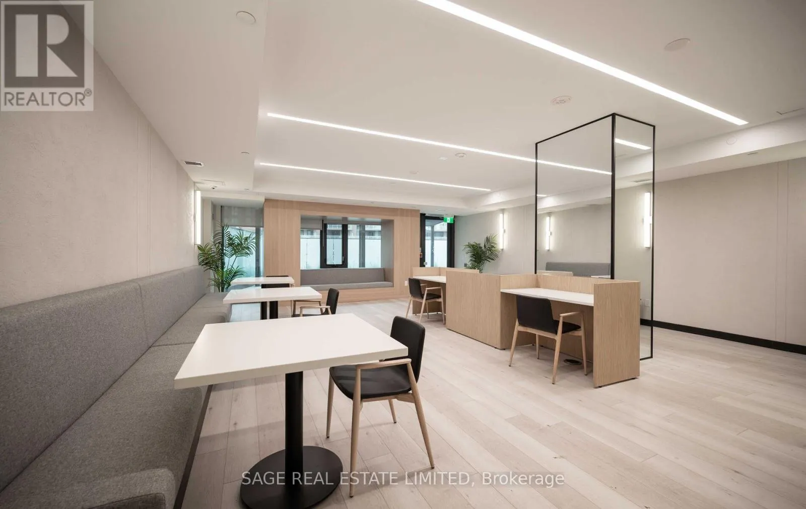 330 - 215 LAKESHORE ROAD W