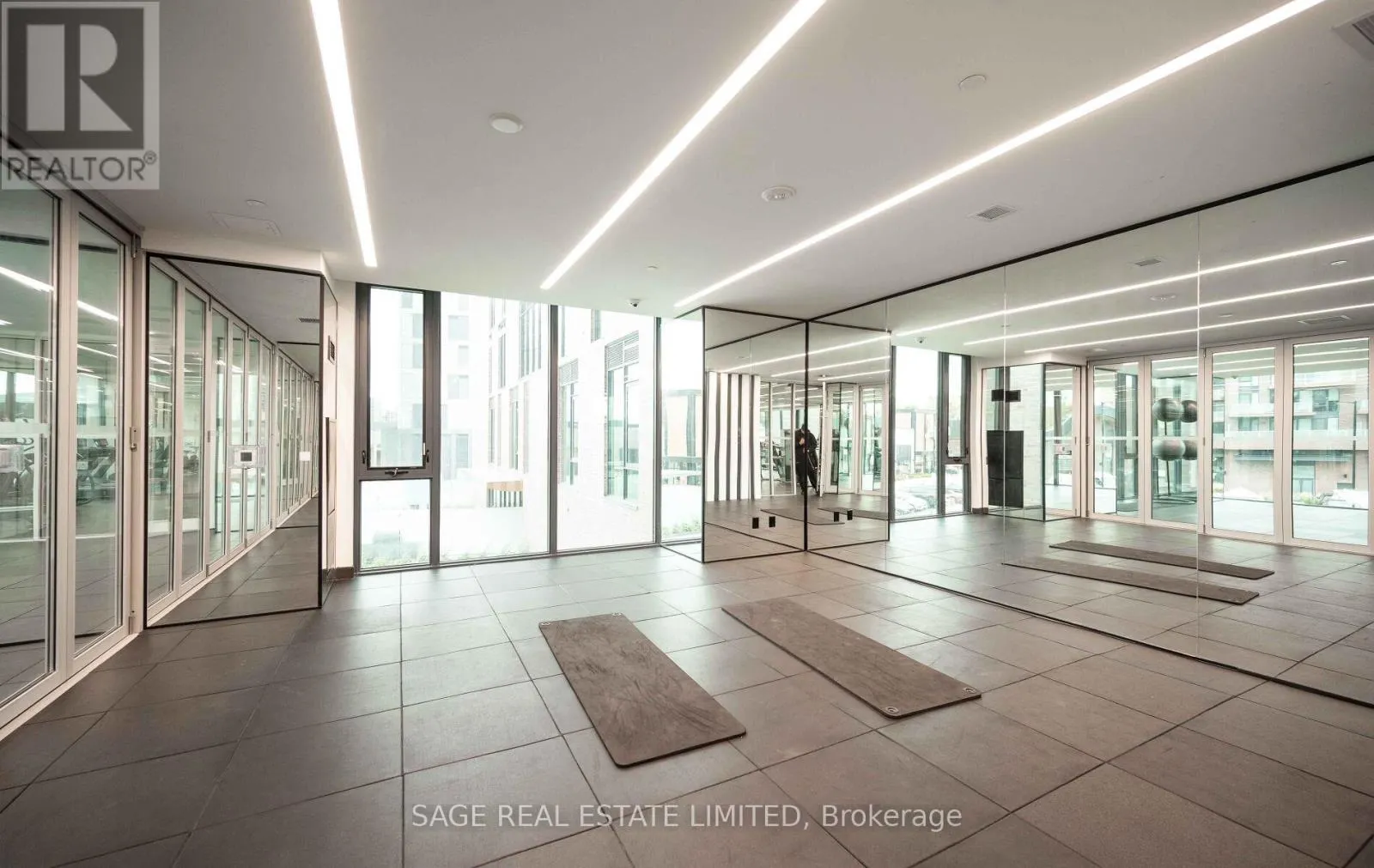 330 - 215 LAKESHORE ROAD W