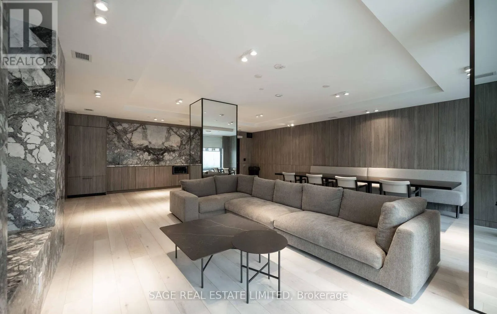 330 - 215 LAKESHORE ROAD W