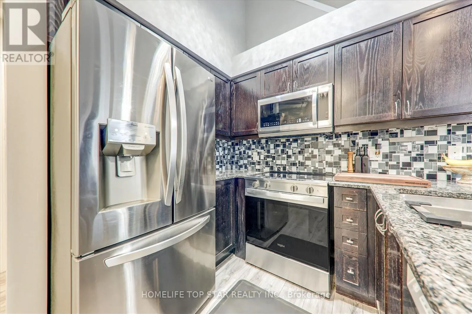 6 - 710 NEIGHBOURHOOD CIRCLE