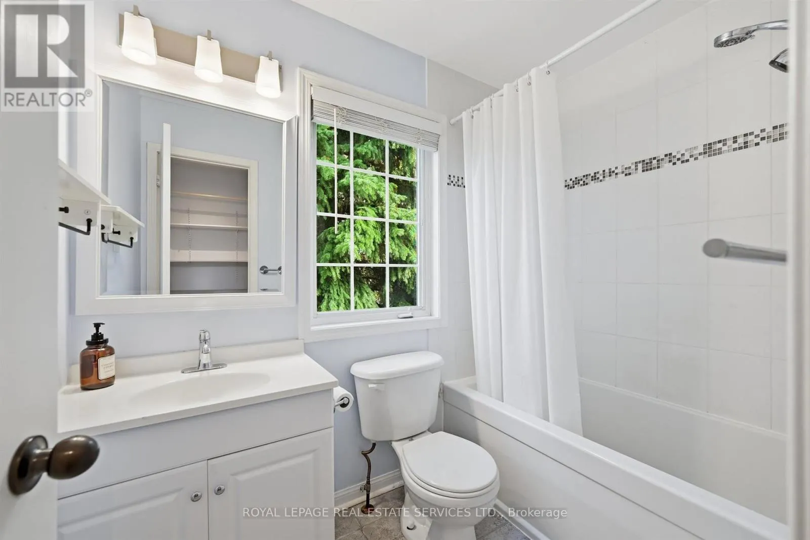 1324 ASHWOOD TERRACE