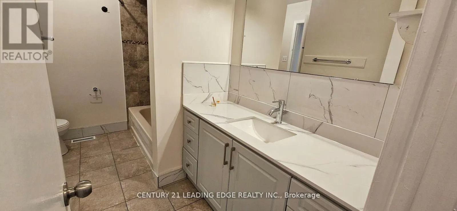 UPPER - 39 MALLARD CRESCENT