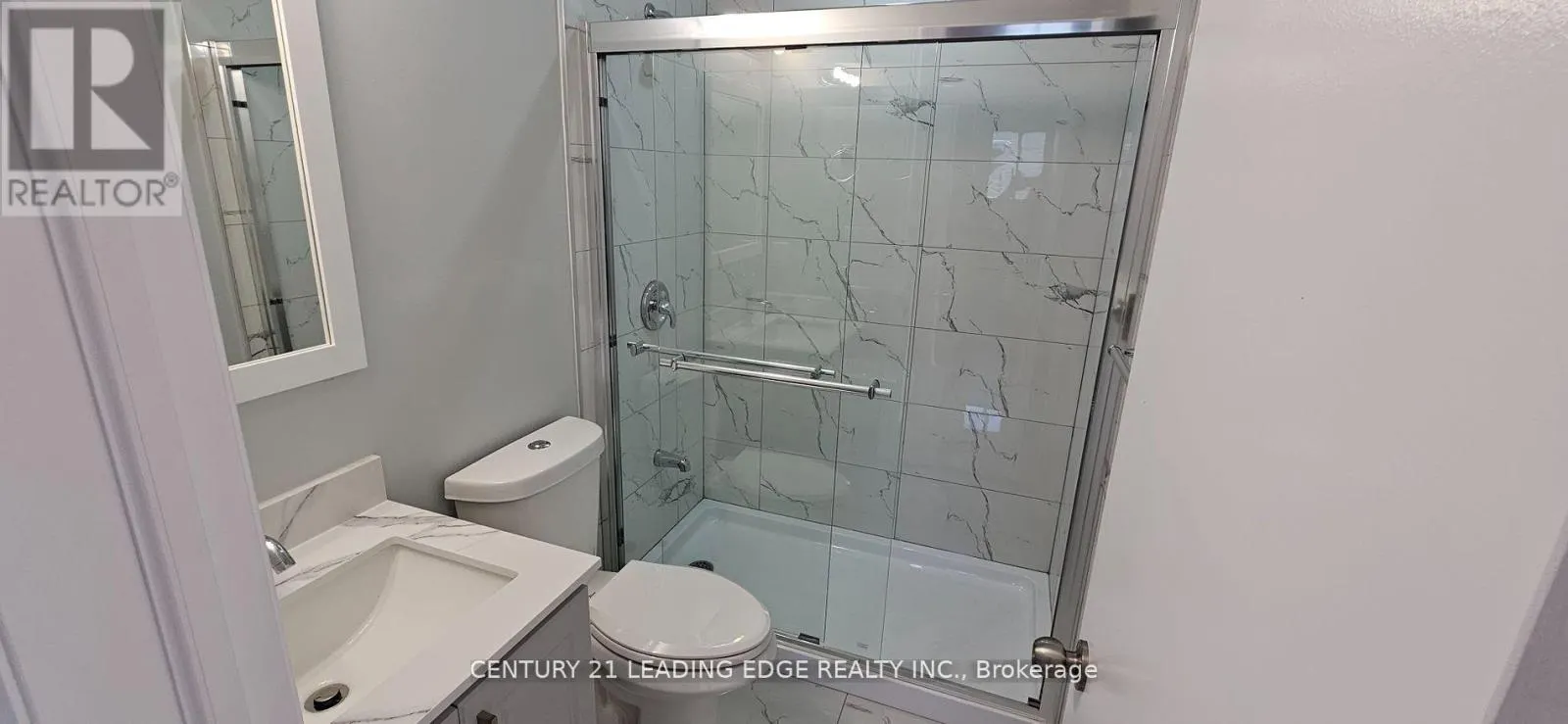 UPPER - 39 MALLARD CRESCENT