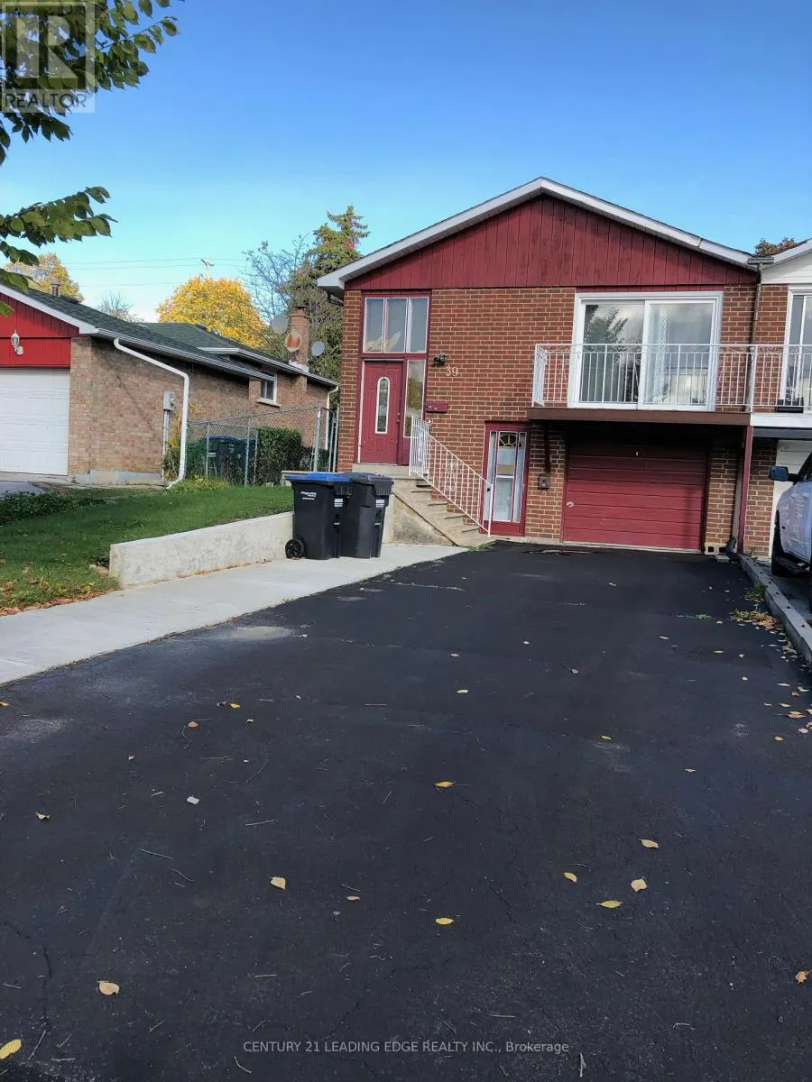 UPPER - 39 MALLARD CRESCENT