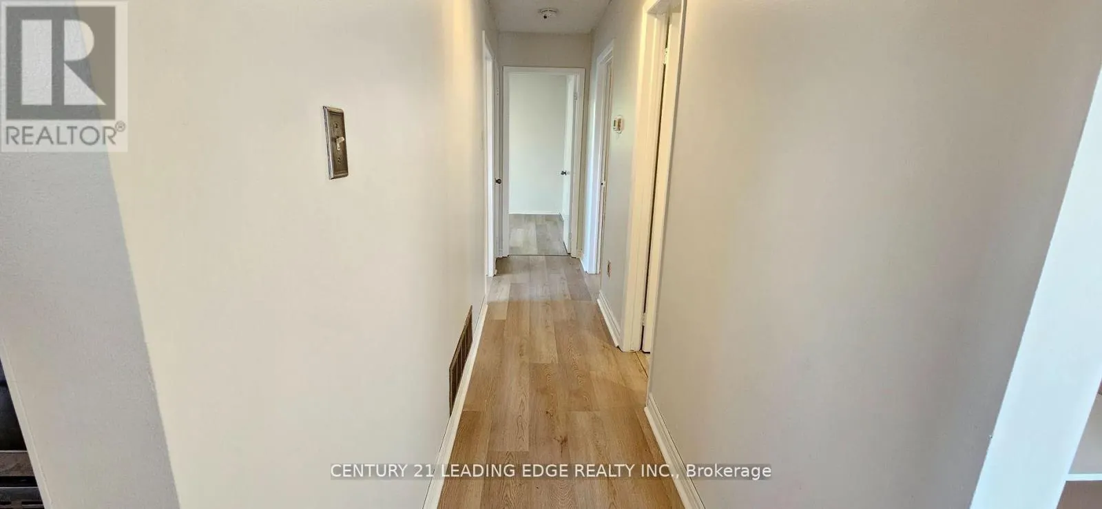 UPPER - 39 MALLARD CRESCENT