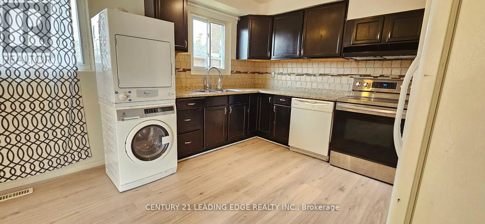 UPPER - 39 MALLARD CRESCENT