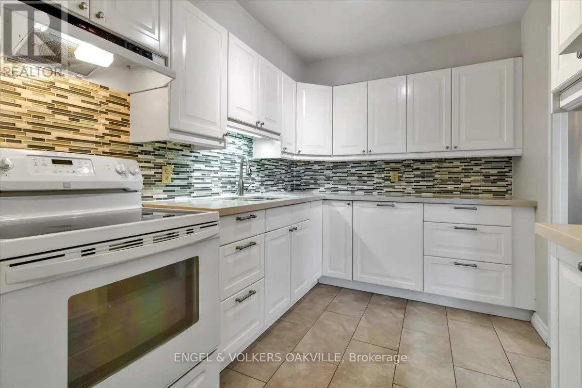 808 - 1580 MISSISSAUGA VALLEY BOULEVARD