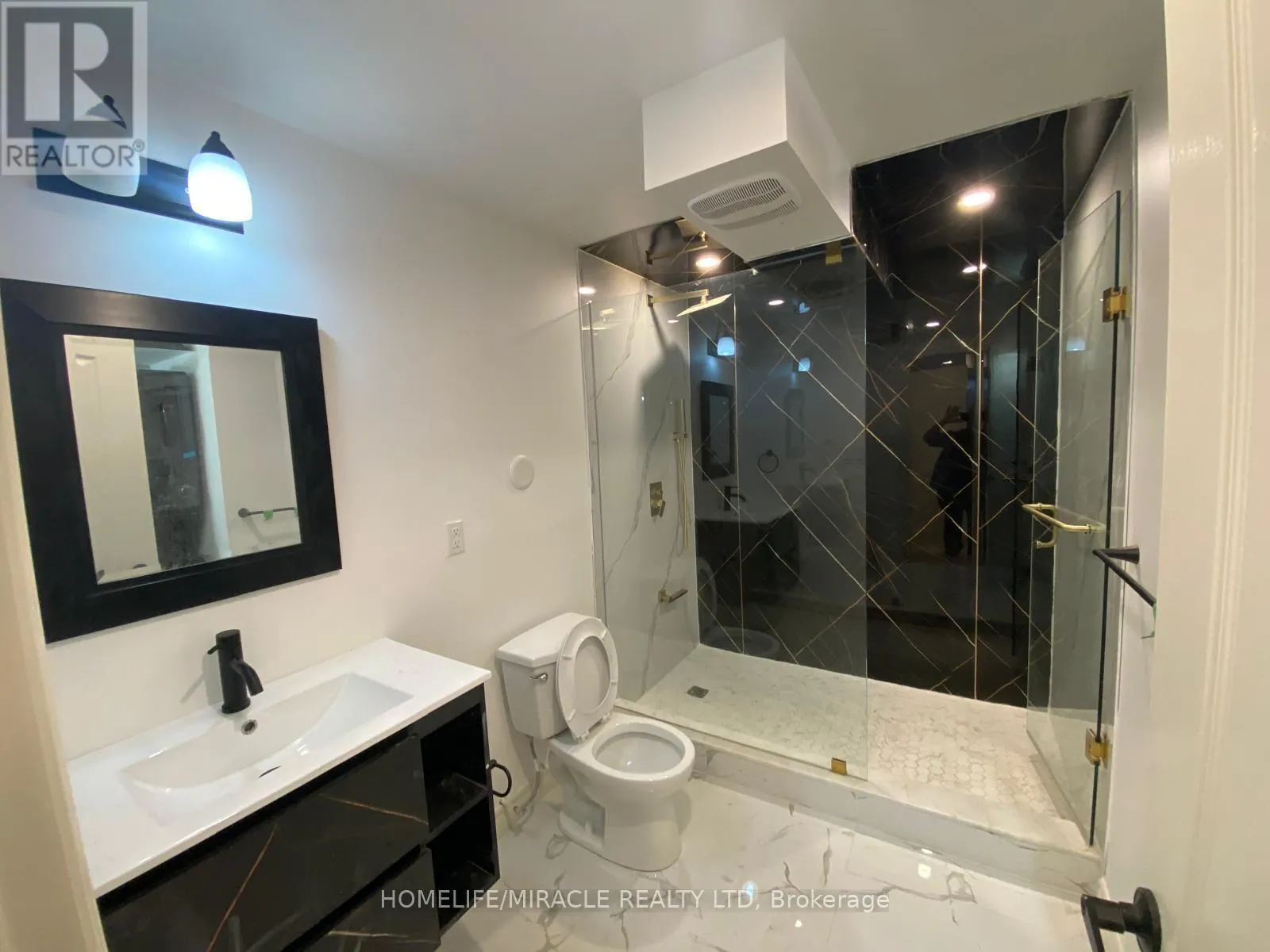 45 SNAPDRAGON SQUARE