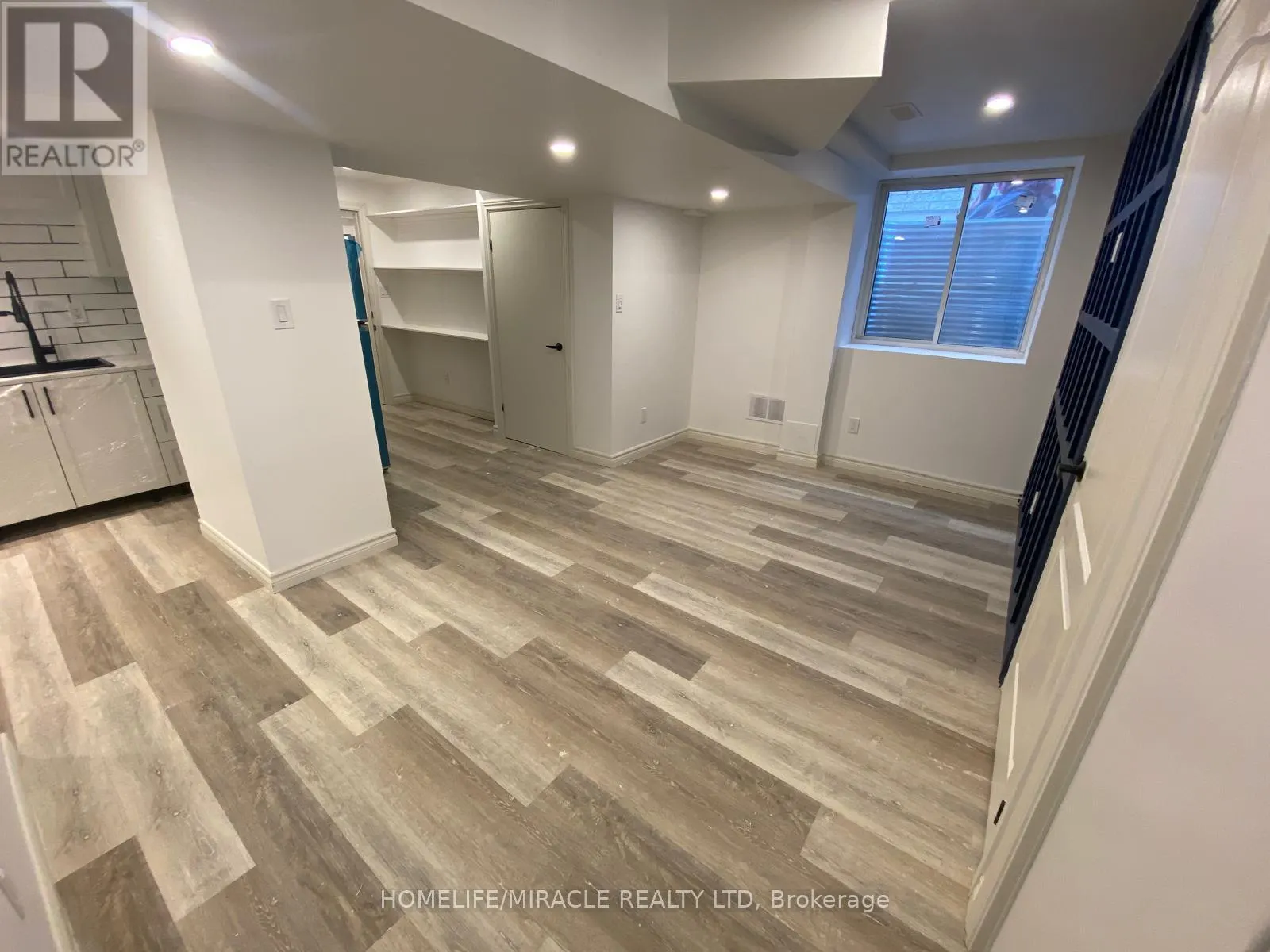 45 SNAPDRAGON SQUARE