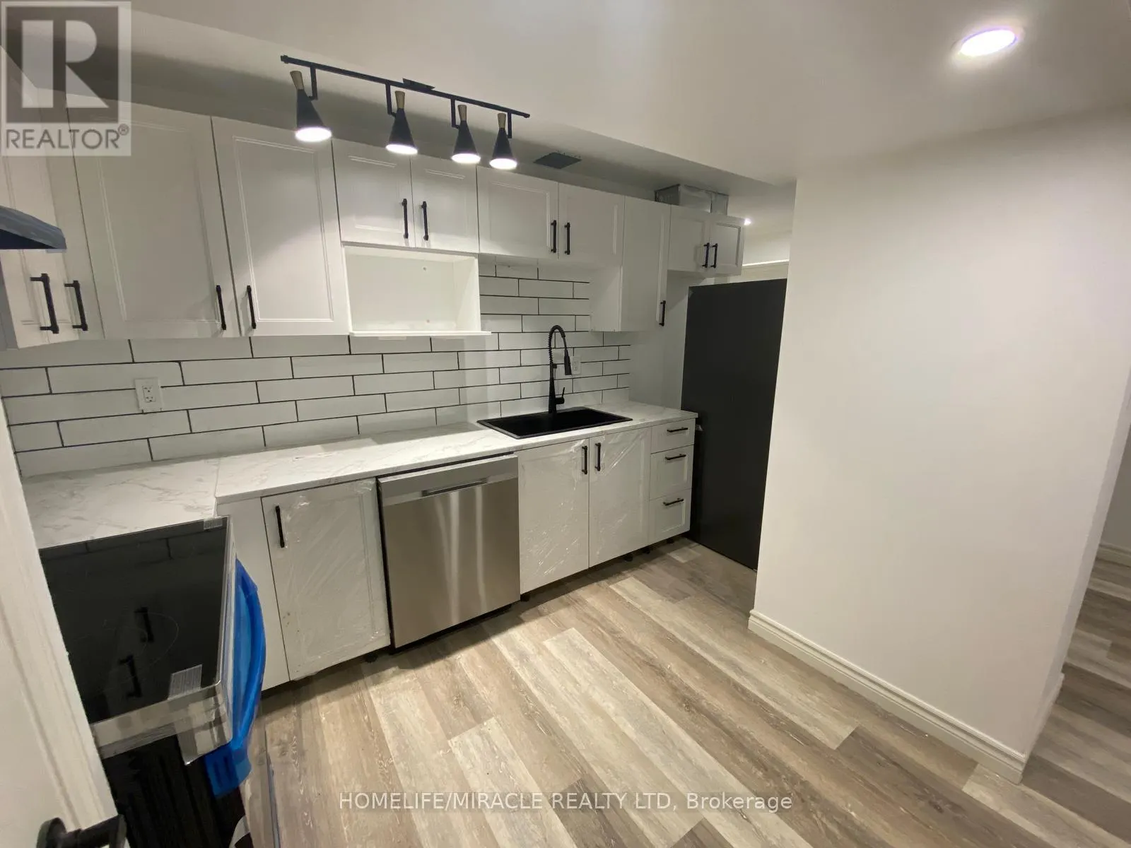 45 SNAPDRAGON SQUARE