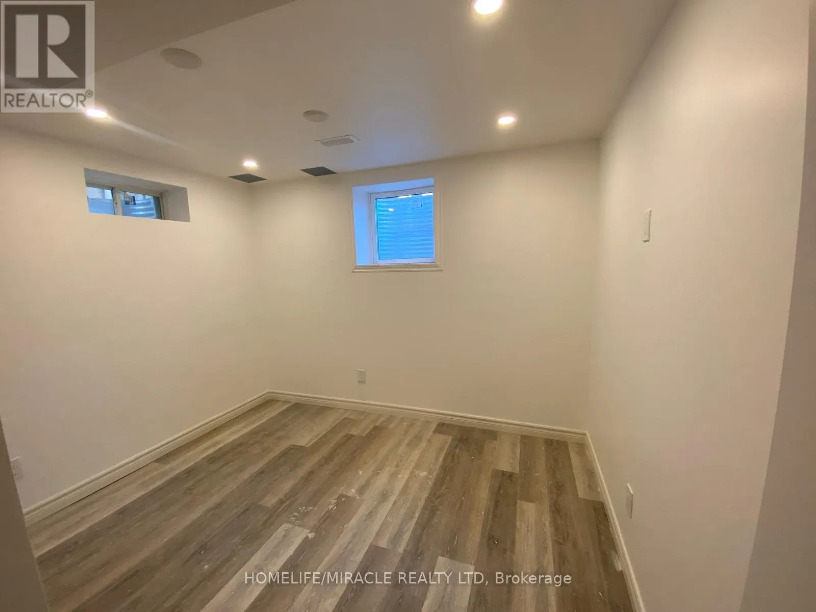 45 SNAPDRAGON SQUARE