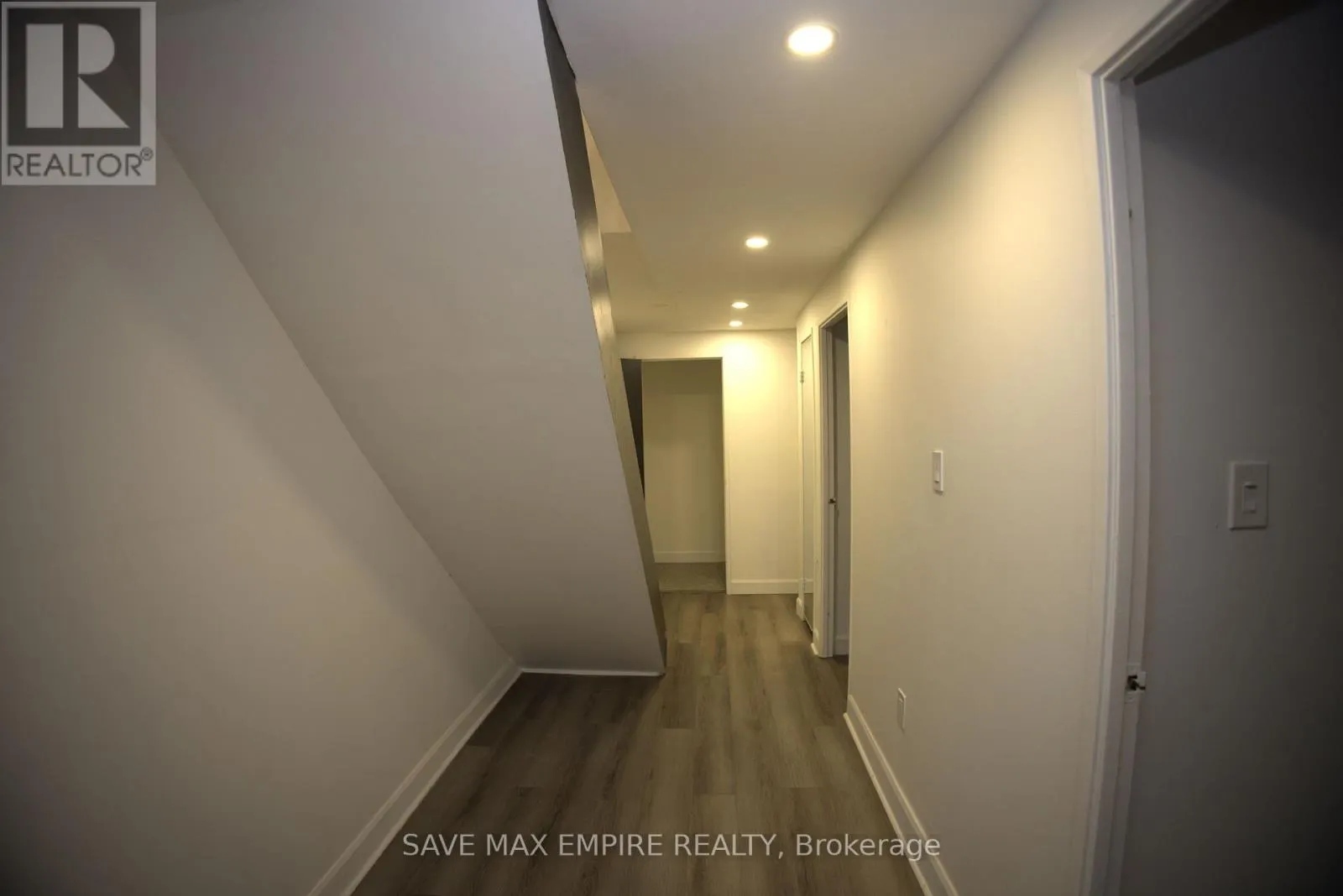 27 - 2035 SOUTH MILLWAY