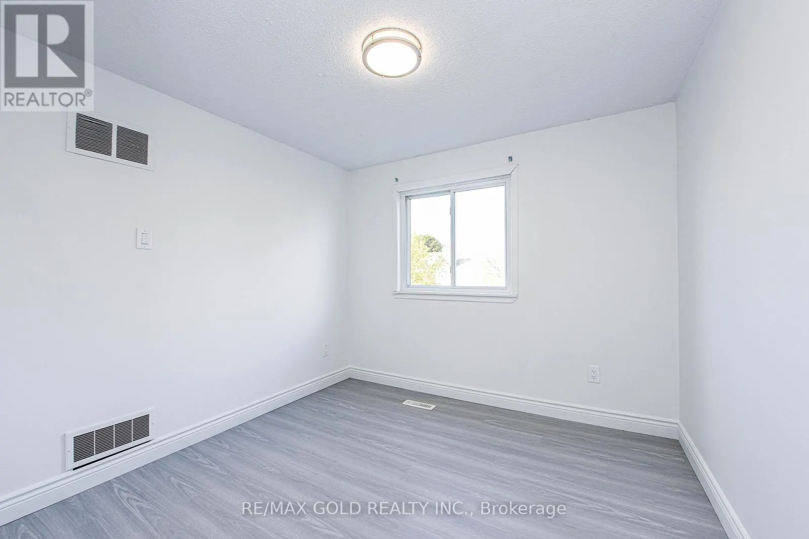 14 NOTTAWASAGA CRESCENT