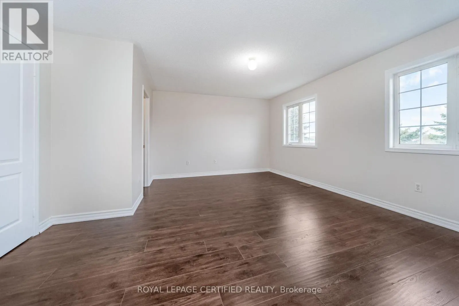 76 SADDLEBACK SQUARE