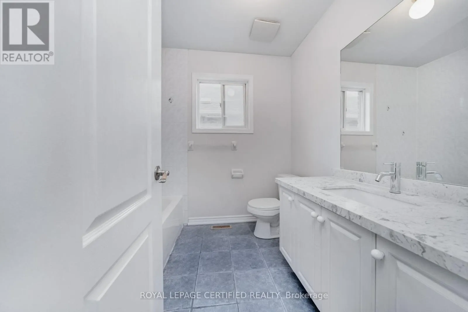 76 SADDLEBACK SQUARE