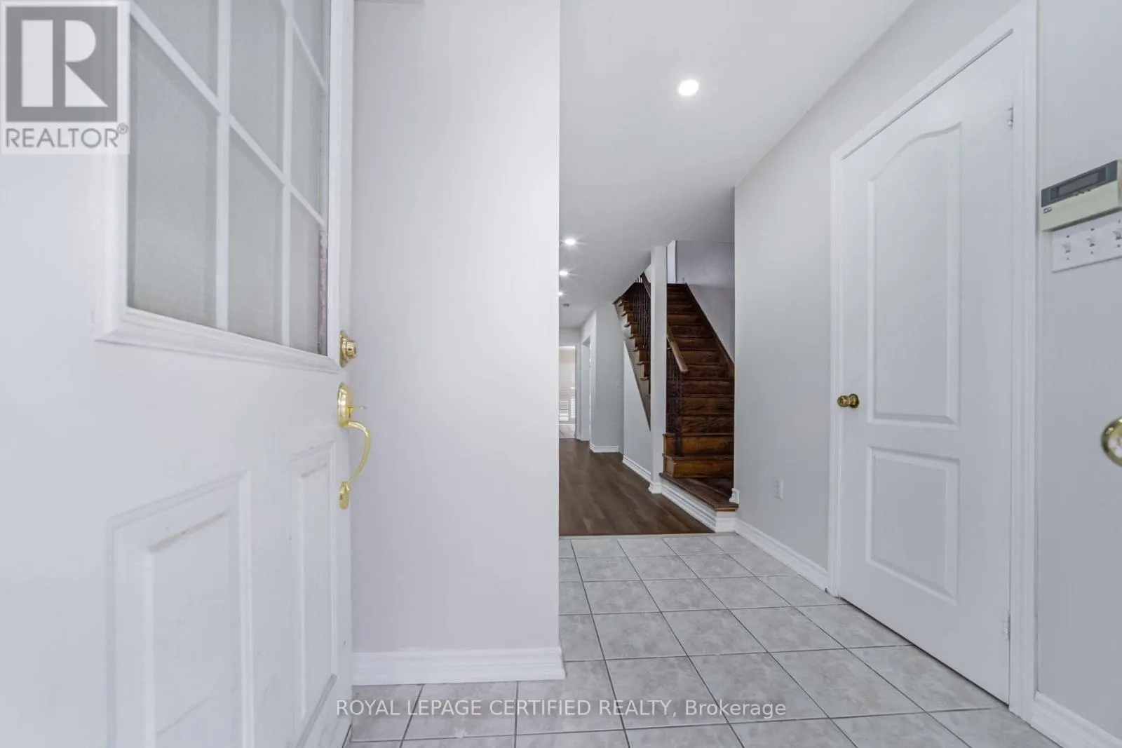 76 SADDLEBACK SQUARE