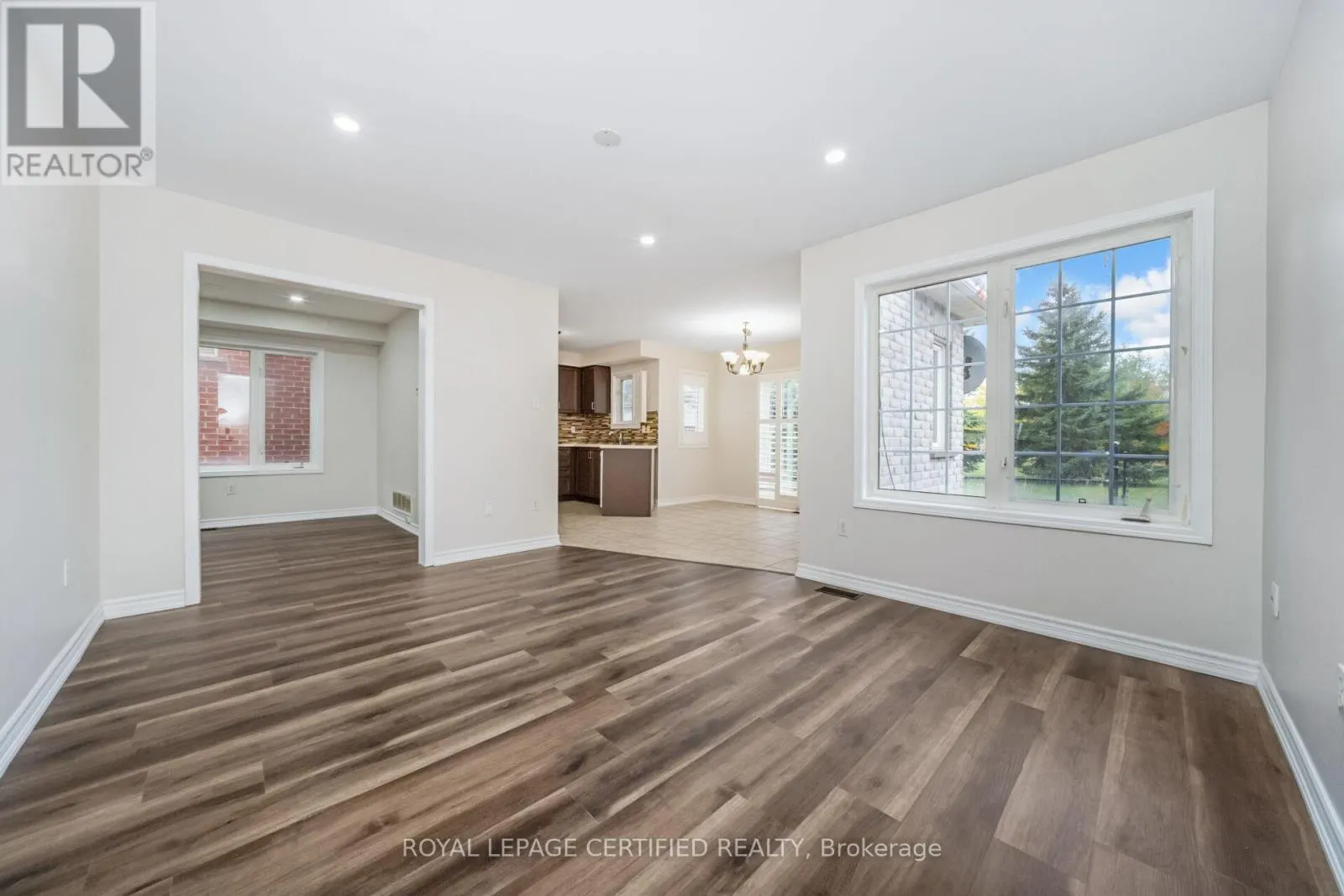 76 SADDLEBACK SQUARE