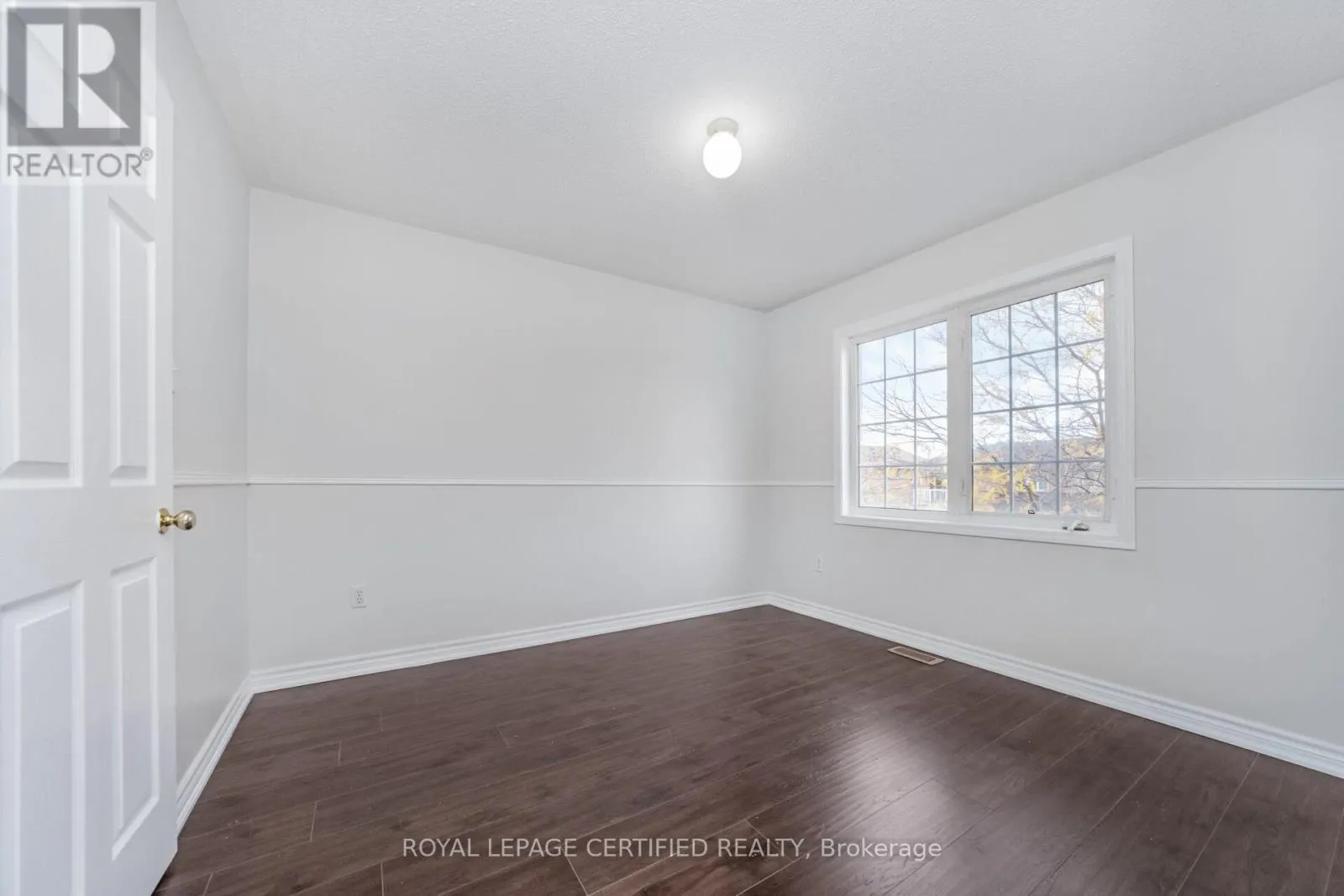 76 SADDLEBACK SQUARE