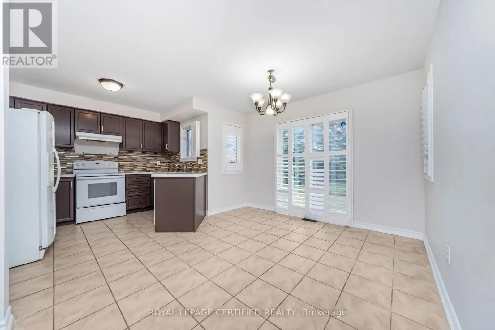 76 SADDLEBACK SQUARE